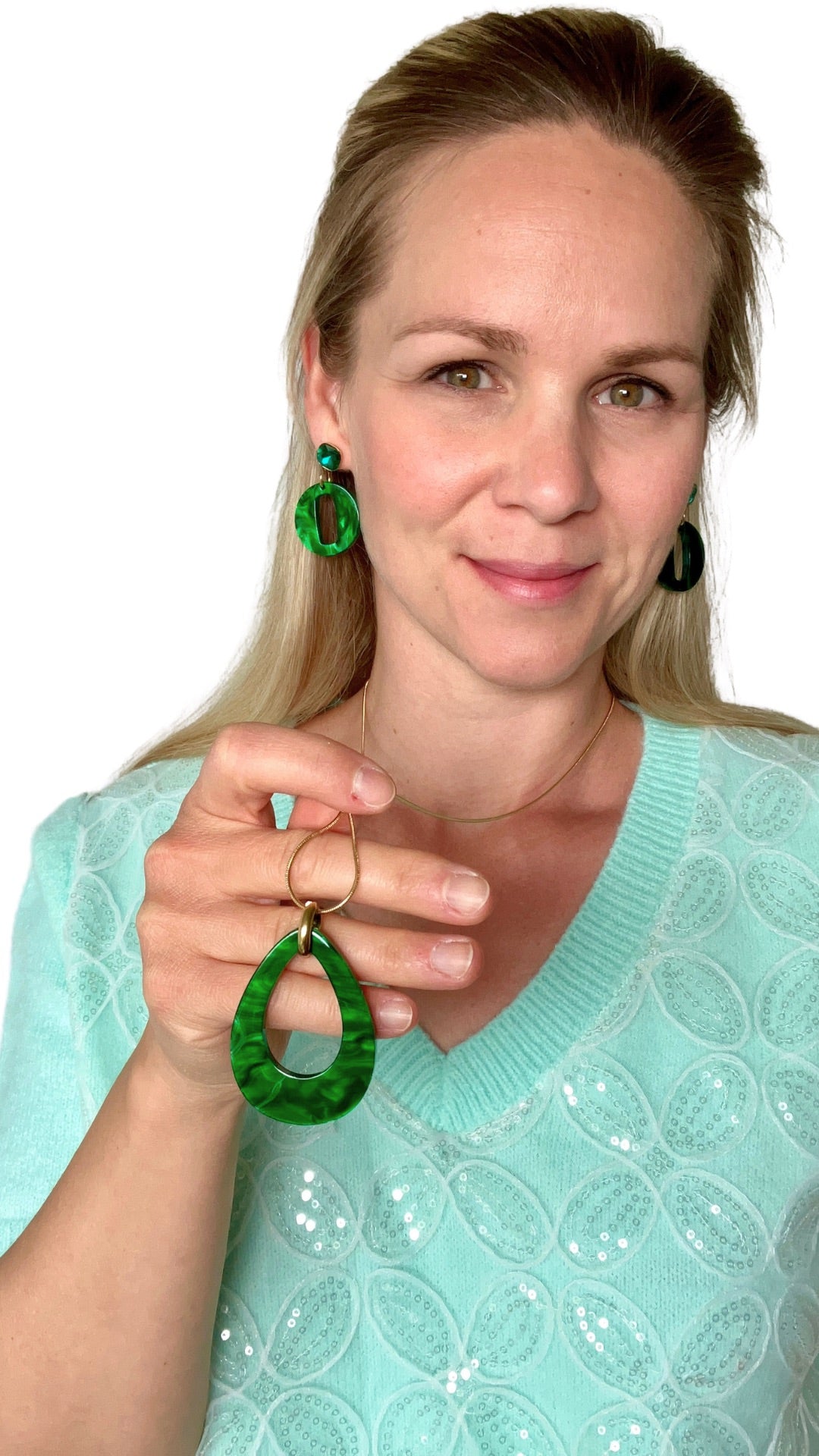 Gouden ketting met groene hanger
