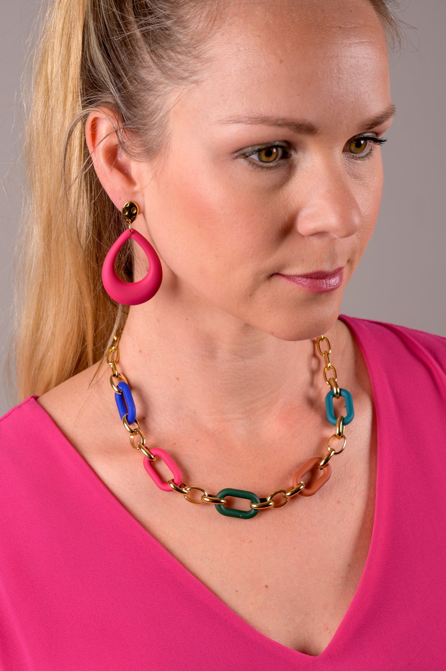 Goud met multicolor schakels